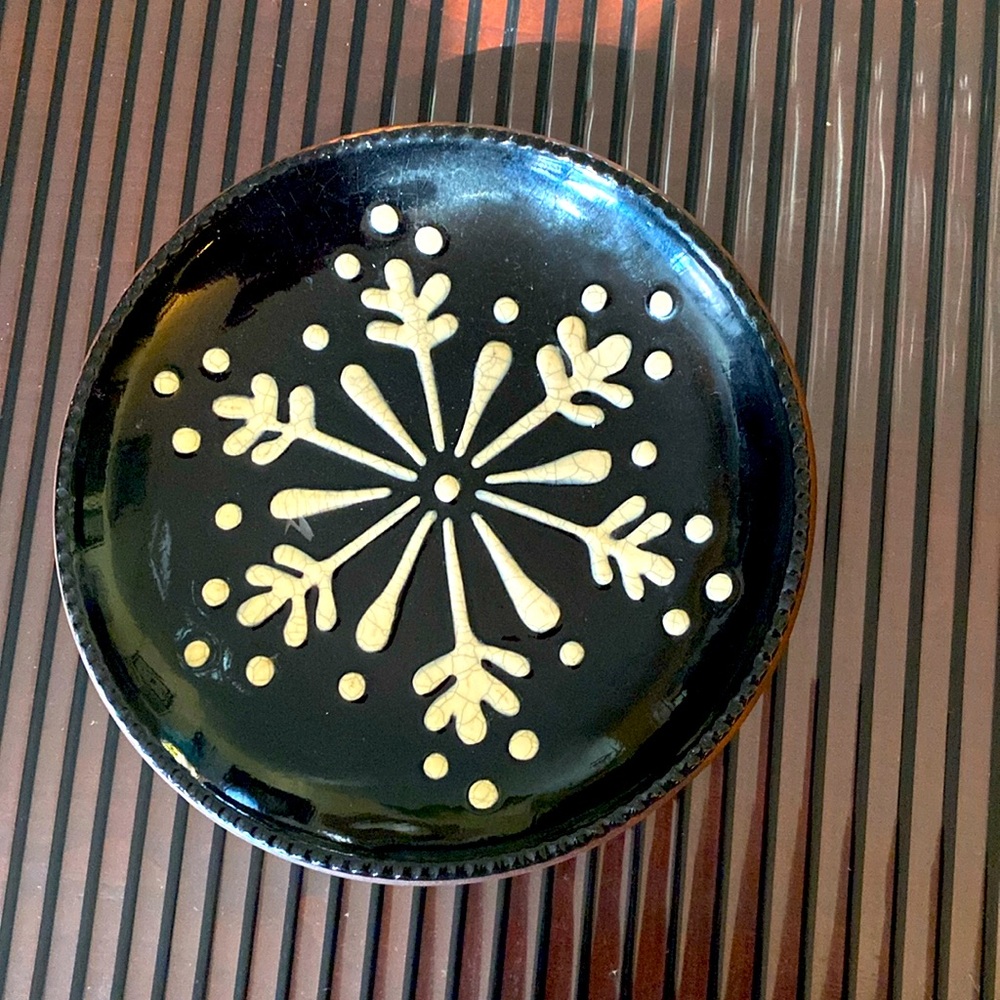 Beautiful Holiday Snowflake Saucer.